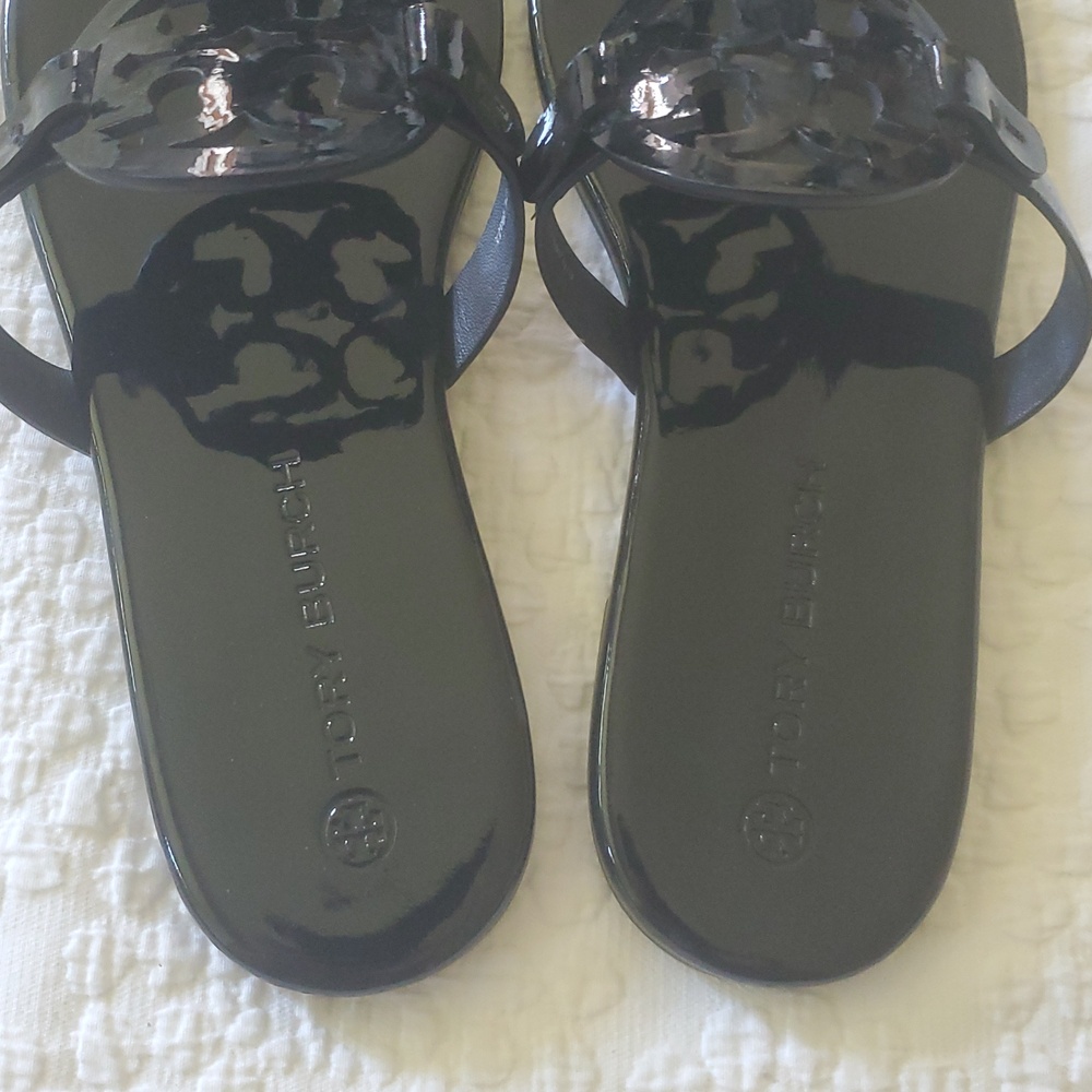 TORY BURCH SHINY BLACK  MILLER SOFT SANDALS /SZ: 10 - Picture 5 of 14